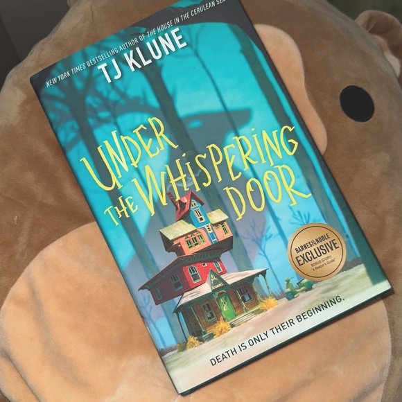 🦌𝚄𝚗𝚍𝚎𝚛 𝚃𝚑𝚎 𝚆𝚑𝚒𝚜𝚙𝚎𝚛𝚒𝚗𝚐 𝙳𝚘𝚘𝚛 🦌 - Picture 1 of 6